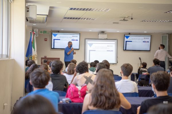 univa vallarta, bachillerato, alumnos univa (1)