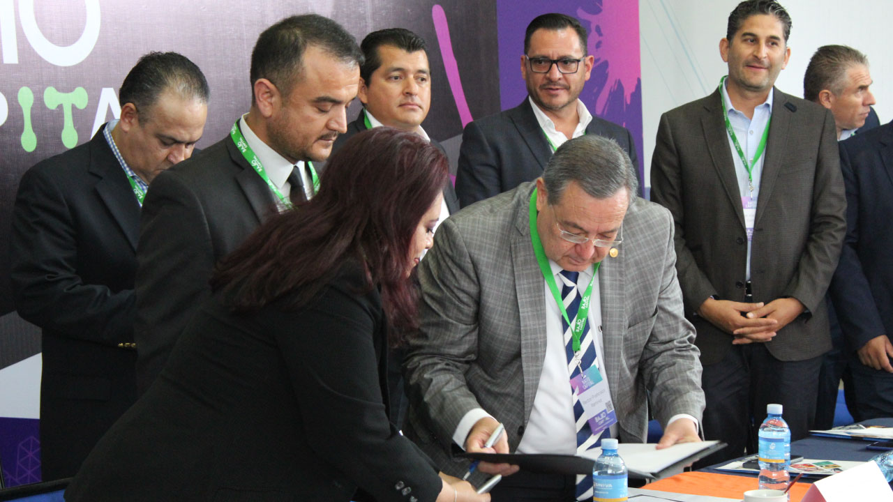 El rector del Sistema UNIVA participa en la inauguración del Bajío Capital